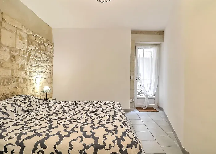 Apartamento Hyper Centre Terrasse Wifi La Pierre D'histoire Beaucaire (Gard)