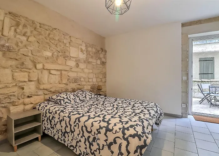 Apartamento Hyper Centre Terrasse Wifi La Pierre D'histoire Beaucaire (Gard)